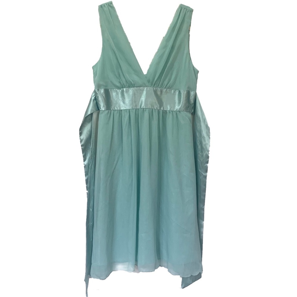 🆕 Forever 21 satin trim dress NWT